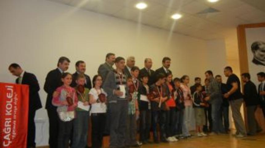 Giresun &Ccedil;ağrı Koleji başarıyı &ouml;d&uuml;llendirdi