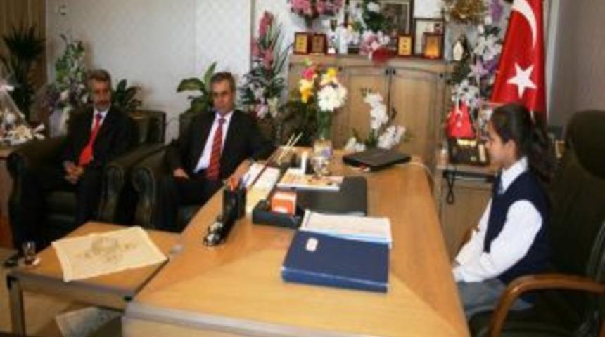 Milli Eğitim M&uuml;d&uuml;r&uuml; Pala, Koltuğunu Devretti