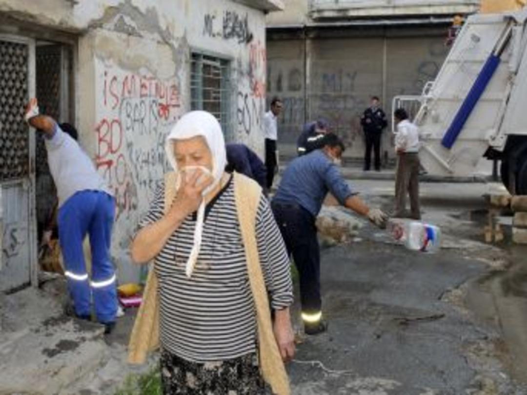 Evden 4 kamyon çöp çıktı