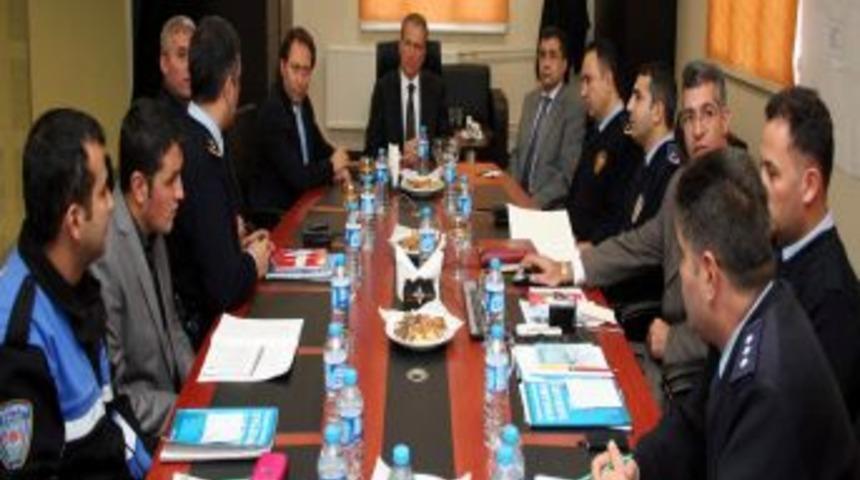 Gaziantep Polisi Engellilere Y&ouml;nelik T&uuml;rkiye'de &Ouml;rnek Olacak Projeyi Hayata Ge&ccedil;irdi
