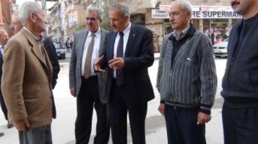 Ak Parti Heyeti, İki Mahalle Muhtarının Sorunlarını Dinledi