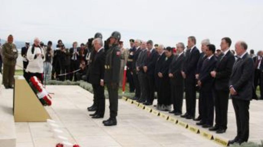 Ermeni Soykırımı İle İlgili Yasanın Geri &Ccedil;ekildiği Fransa İle İlişkiler Yumuşuyor