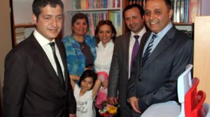 Bağlar İl&ccedil;e Emniyet M&uuml;d&uuml;rl&uuml;ğ&uuml;'nden K&ouml;y Okuluna Yardım