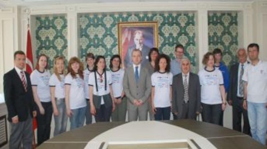 6 &uuml;lkenin &ouml;ğretmen ve &ouml;ğrencileri Adıyaman&rsquo;da buluştu