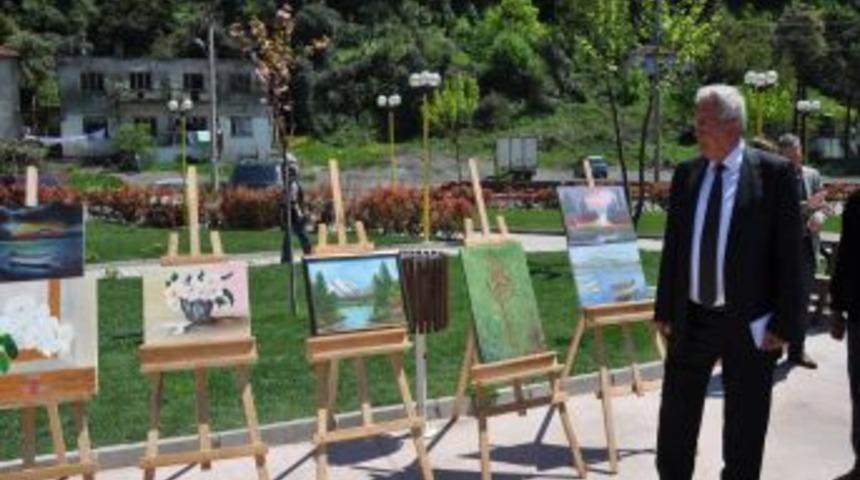 Harabe alandan halk evine &ccedil;evrilen alanda şimdi &ouml;ğrenciler yetişiyor