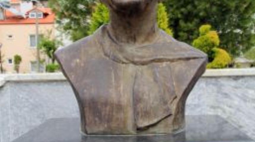 Muğlalılar: Bayan İn&ouml;n&uuml;'ye bıyık yeni değil