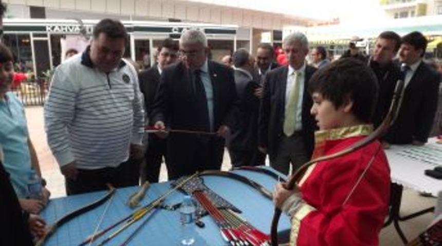 Zafer Koleji &ouml;ğrencilerinin fen ve teknoloji &ccedil;alışmaları sergilendi