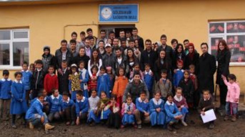 &Uuml;niversitelilerin K&ouml;y Ziyaretleri Devam Ediyor