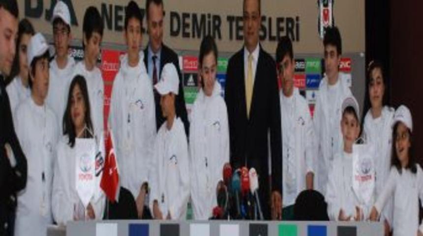 "hayalimdeki Araba Resim Yarışması" Finalistleri Beşiktaşlı Futbolcularla Buluştu