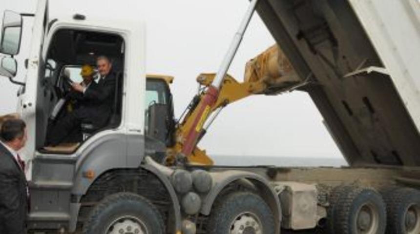 Binali Yıldırım, Ordu-Giresun Havaalanı'nı İnceledi