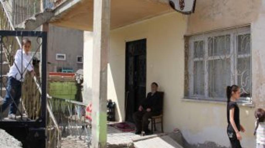 G&ouml;let Kazasında &Ouml;len Tedaş İş&ccedil;isinin Evinin Elektriklerini Kestiler