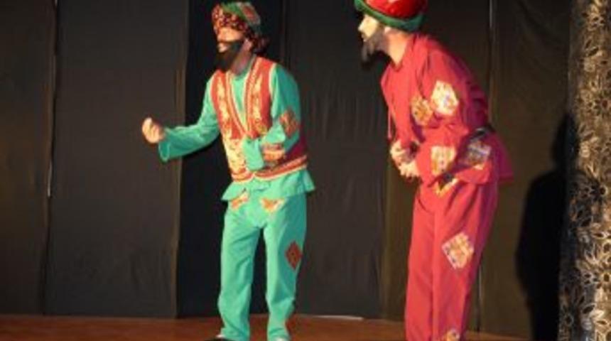 'Yar Bana Bir Barış' oyunu &ccedil;ocuklarla buluştu