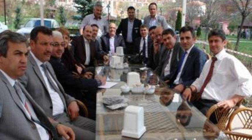 AK Parti Yozgat İl Başkanı Açıkgöz, ilçe başkanları ile bir araya geldi