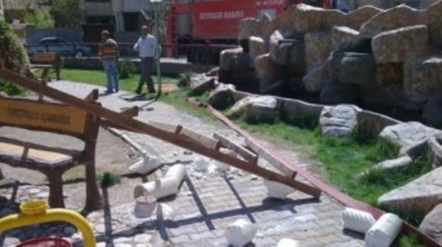 Gölbaşı Turan Özdemir Parkı'na saldırı