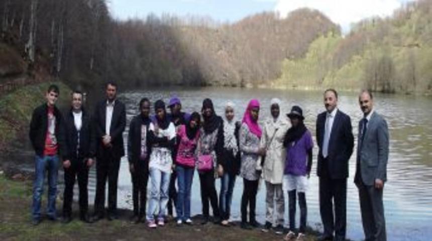 Afrikalı &ouml;ğrenciler Kutlu Doğum'u G&ouml;lk&ouml;y'de kutladı