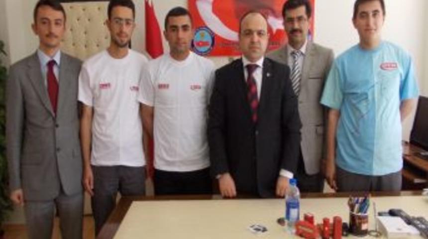 Kaymakam, YGS şampiyonlarını altınla &ouml;d&uuml;llendirdi
