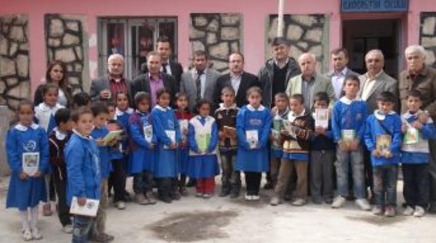 &Ouml;zel Bilge'den, &Ccedil;atakdibi İlk&ouml;ğretim'e kardeşlik k&ouml;pr&uuml;s&uuml;