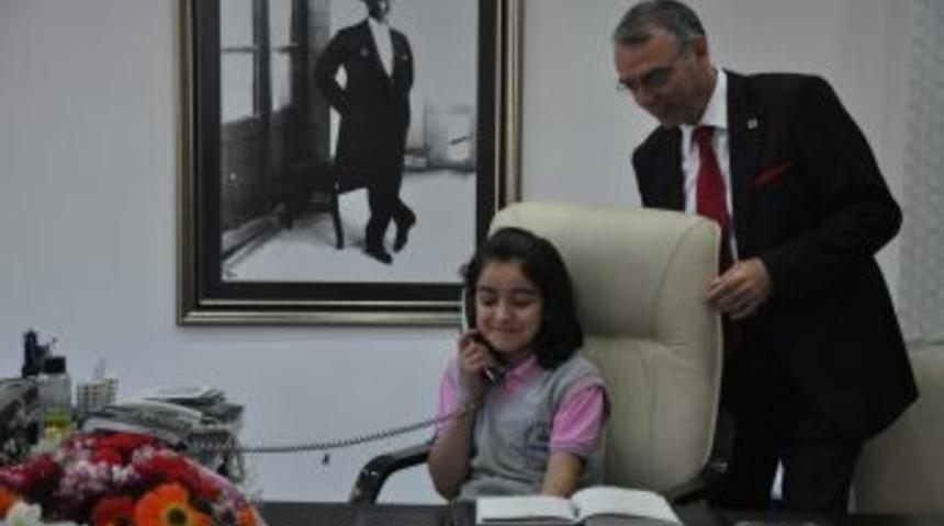 &Ccedil;imenoğlu koltuğunu Melisa Yal&ccedil;ın'a bıraktı