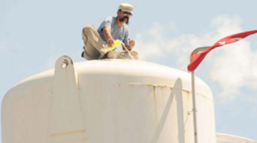 İntihar şovundan, duruşma salonunda dehşete