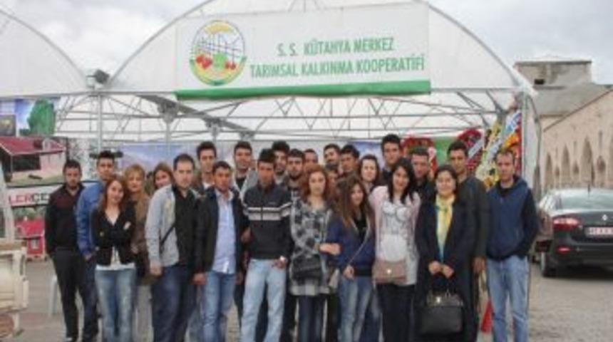 Gediz Meslek Y&uuml;ksekokulu &Ouml;ğrencilerine Fuar Gezisi D&uuml;zenlendi