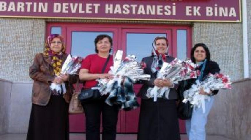 Mhp Bartın Kadın Kolları Ebeleri Ziyaret Etti