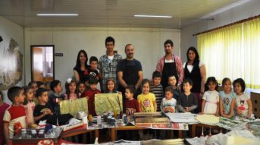 Minik Ellerden Ebru Sanatı