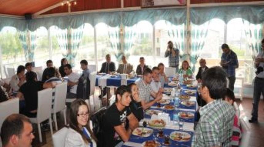 Ad&uuml;'n&uuml;n Yabancı &Ouml;ğrencilerine Ayso'dan Staj İmkanı