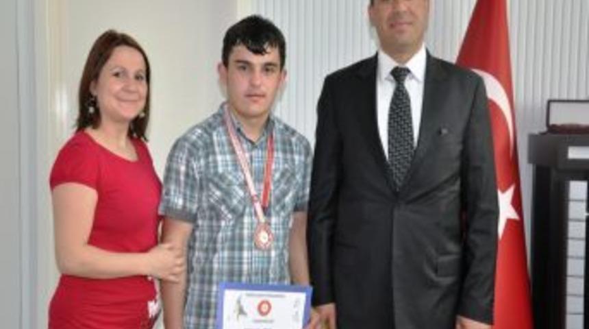 D&uuml;zce Gen&ccedil;lik Spor İl M&uuml;d&uuml;r&uuml; Şiran, Beytullah'ı Unutmadı