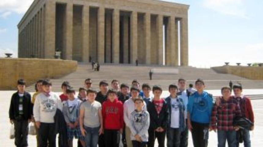 Toros'lu &ouml;ğrenciler Meclis ve Anıtkabir'i ziyaret etti