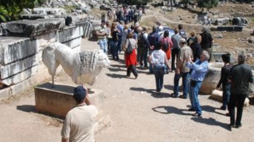 Apollon Ziyaretçilerini Karşılamaya Başladı