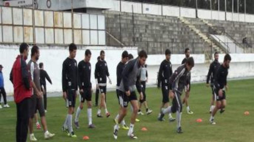 Aydınspor 1923 Tarsus Ma&ccedil;ının Hazırlıklarını S&uuml;rd&uuml;r&uuml;yor