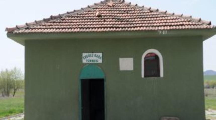 700 yıllık t&uuml;rbeye haciz geldi