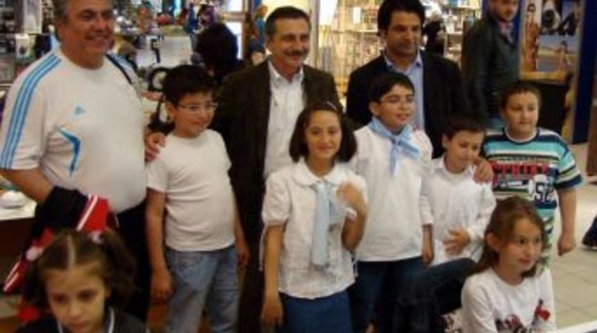 Biz D&uuml;nyayız Proje Sergisi Espark'ta A&ccedil;ıldı