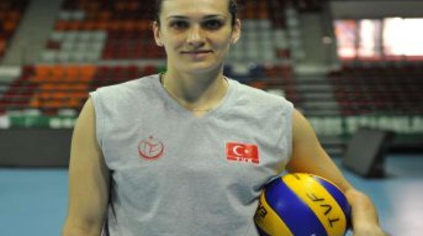 Kaptan Esra G&uuml;m&uuml;ş: Ankara seyircisine g&uuml;veniyoruz