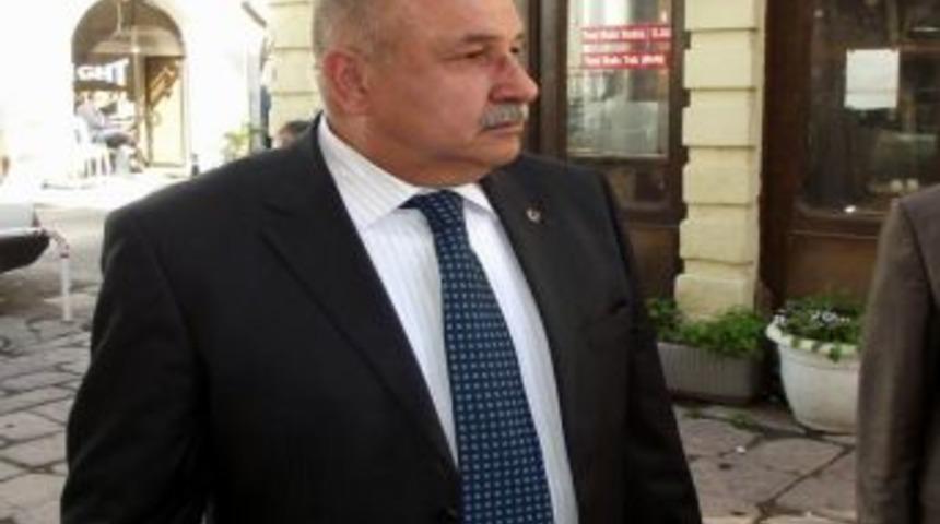 Ayvalık'ta N&uuml;fus C&uuml;zdanı Tartışması