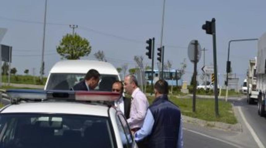 Y&uuml;nsa Kavşağı'ndaki Kaza Ucuz Atlatıldı