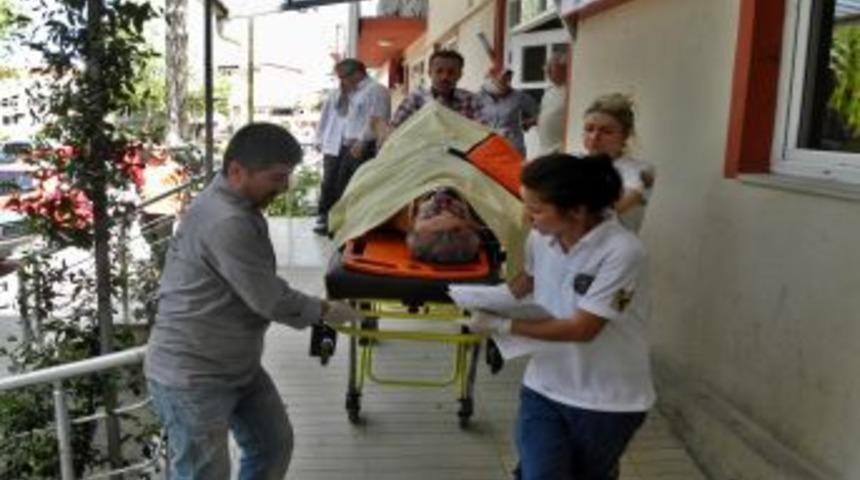 Yazlığının bah&ccedil;esinde yaralı halde bulunan şahıs hastanede &ouml;ld&uuml;