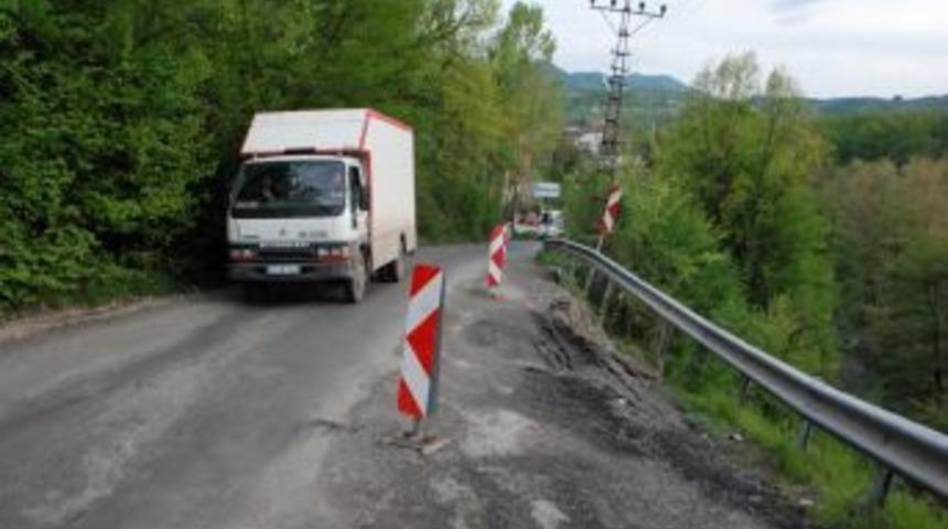 Ormanlı&rsquo;da &ccedil;&ouml;ken yol tek şeride d&uuml;şt&uuml;, k&ouml;pr&uuml; trafiğe kapatıldı