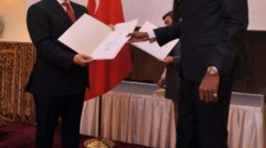 Dışişleri&rsquo;nden 77 &uuml;lkeden gence diplomat sertifikası