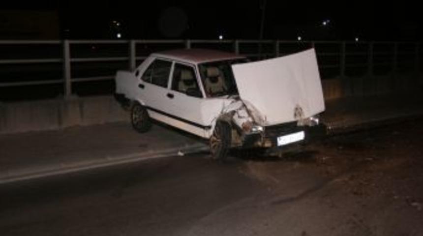 Kamyondan ka&ccedil;tı, ref&uuml;je &ccedil;arparak ağır yaralandı