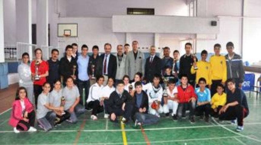 D&uuml;zce'de Masa Tenisi İl Birinciliği