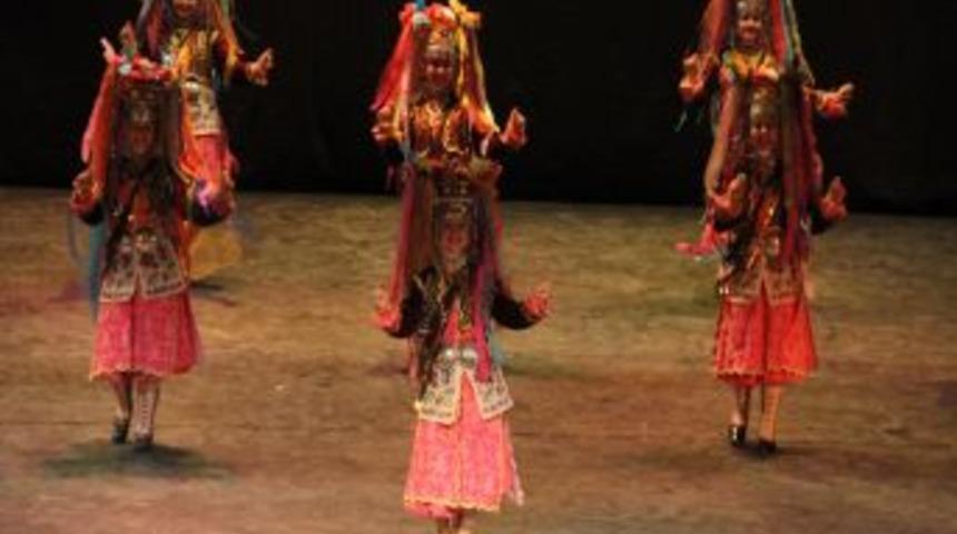 Zeybeklerin Galası  B&uuml;y&uuml;ledi