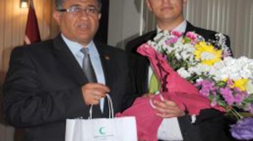 Bulgurlu: Okullarda &ouml;ğrencisi karşısında sigara i&ccedil;en &ouml;ğretmen istemiyorum