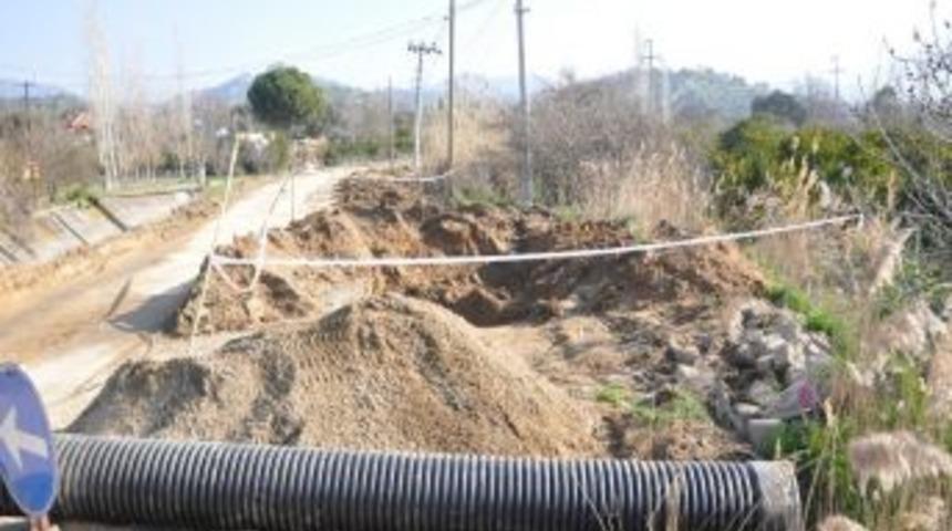 Başkan Alıcık, 2014'te Mahalle Olacak K&ouml;ye Hizmet G&ouml;t&uuml;rd&uuml;