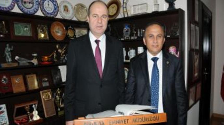 Emniyet Genel M&uuml;d&uuml;r&uuml; Kılı&ccedil;lar, Antalya Emniyeti&rsquo;ni ziyaret etti