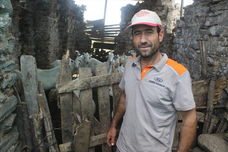 DÜZELTME - "Milli Savunma Bakanı Akar'ın akrabaları sevinçli" başlıklı haberimizin ilk spotunda yer alan "Bursa'nın Manyas ilçesi" ifadesi "Balıkesir'in Manyas ilçesi" olarak düzeltilmiştir. 
Haberimizi yeniden yayımlıyoruz.
Saygılarımızla.
AA
Milli Sav G4