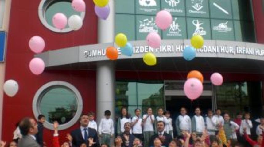 &Ouml;ğrendikleri hadisleri balonla g&ouml;ky&uuml;z&uuml;ne g&ouml;nderdiler