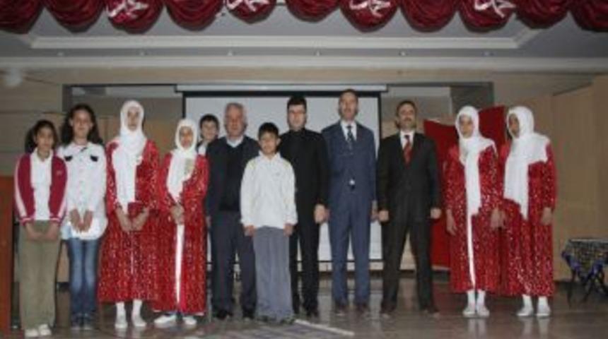 İlk&ouml;ğretim &ouml;ğrencilerinden Kutlu Doğum'a &ouml;zel kardeşlik programı