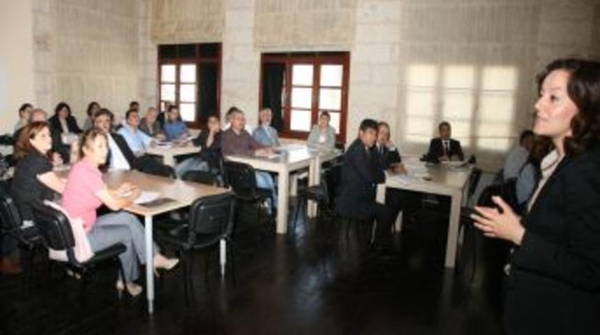 Halkın yerel y&ouml;netim s&uuml;recine katılımı anlatıldı