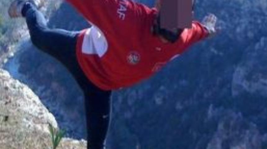 Horasan'da Milli Atlet &Ouml;ğretmen, &Ouml;ğrencilere Taciz İddiasıyla Tutuklandı